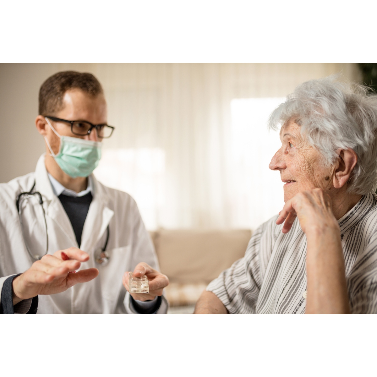 أخصائي طب الشيخوخة