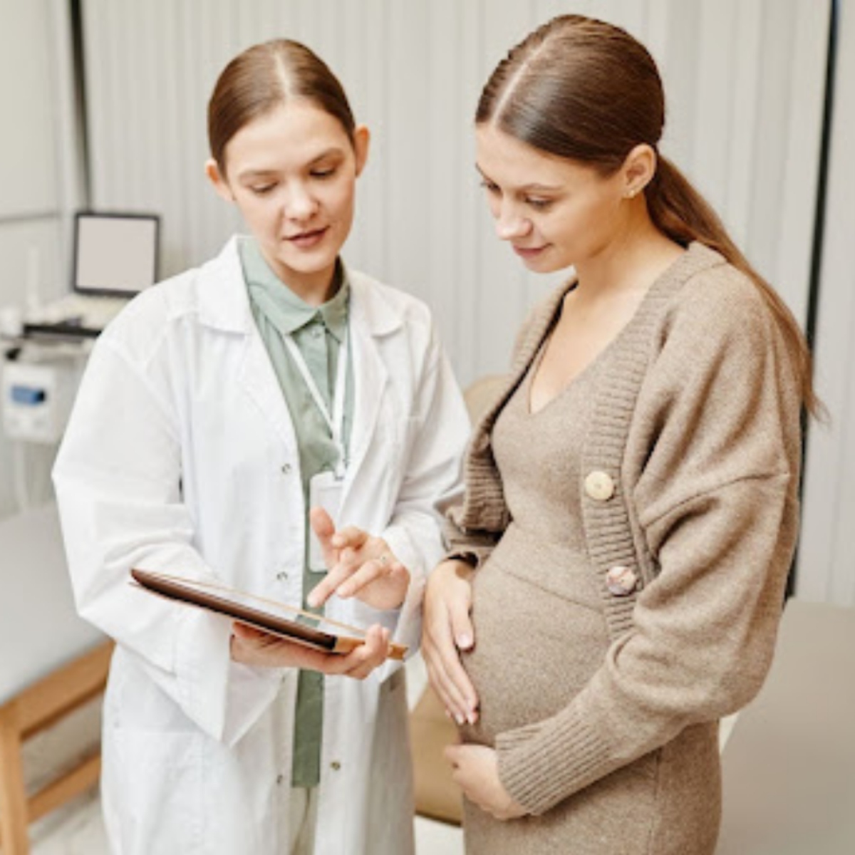 طبيب أمراض نساء وتوليد