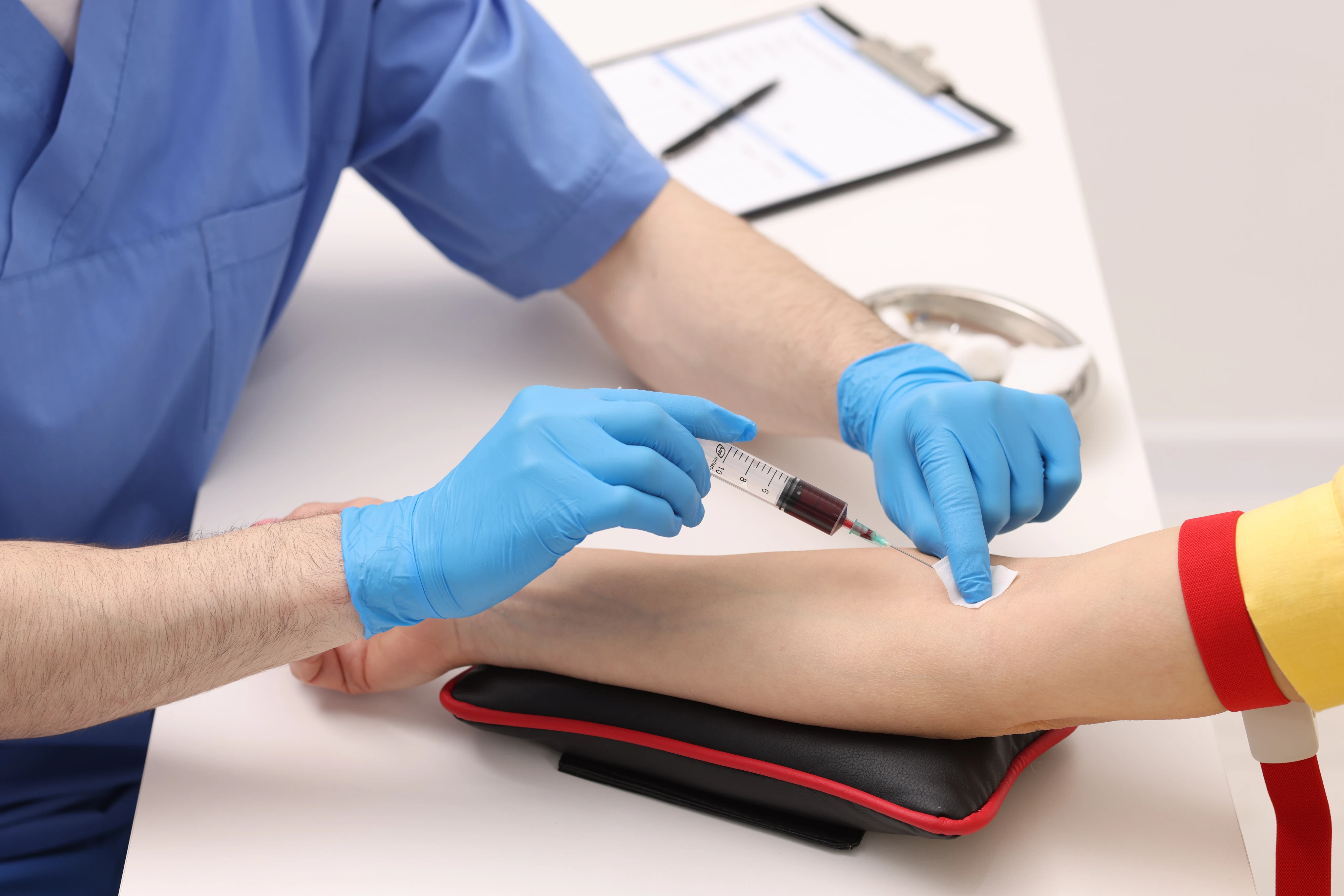 صحتكم رعايتنا - فحوصات طبية منزلية في دبي